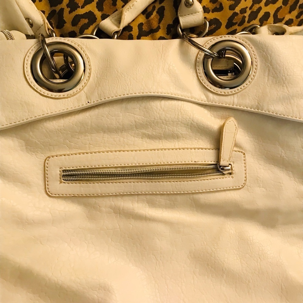 Nicole Lee made in USA white bag with large silver studs great summer  bag - Picture 13 of 16